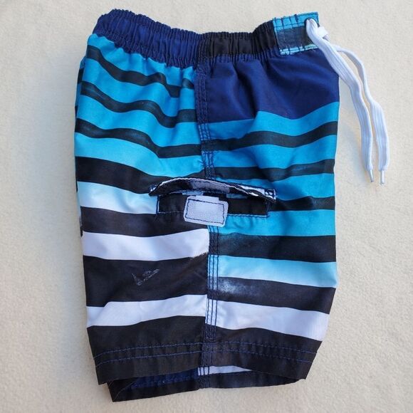Kanu striped swim trunks Size 4T - Picture 5 of 10